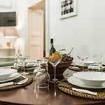 شقة Ciuriddia By Homes4holidays *